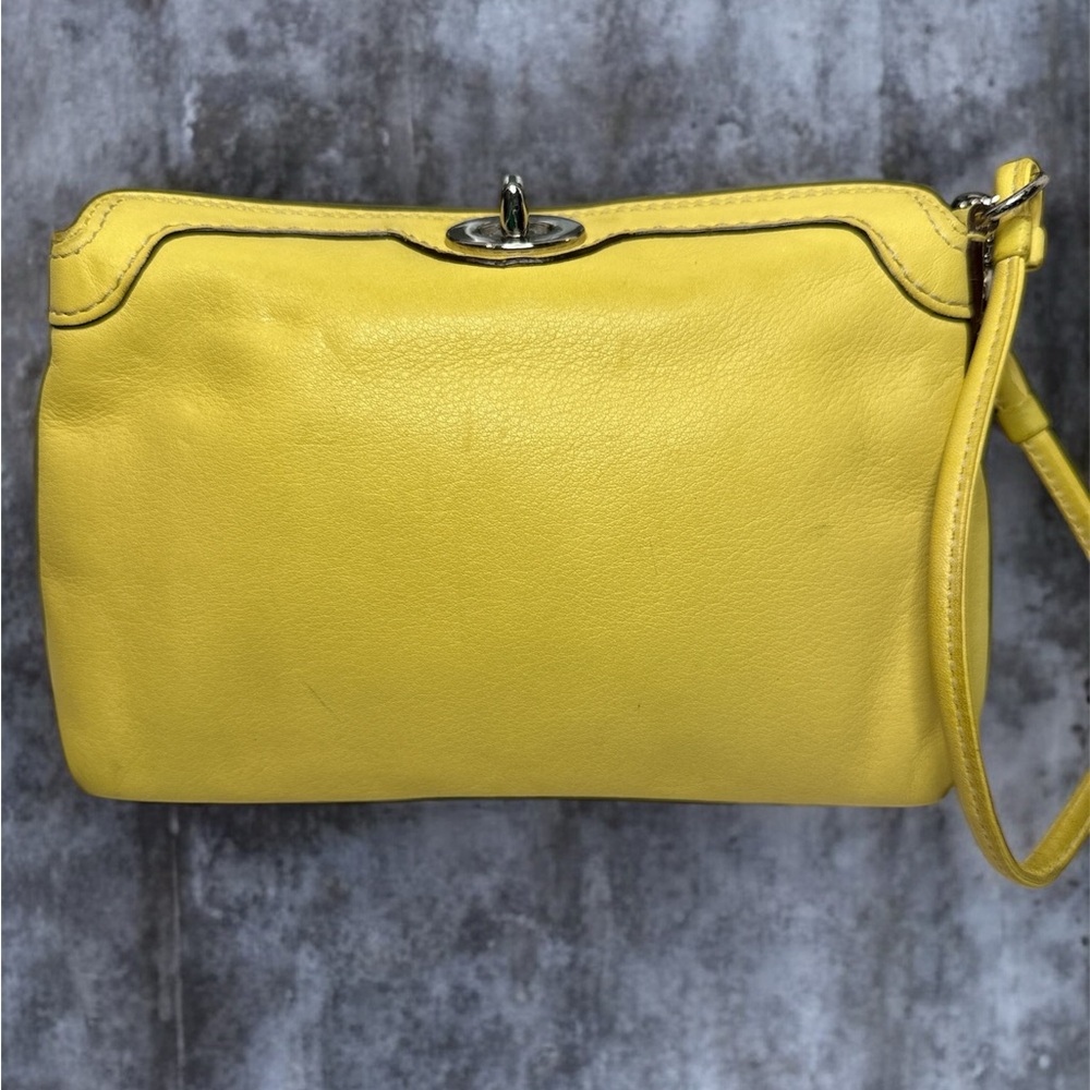 Y2K Coach Vibrant Yellow turn-lock wristlet - Picture 5 of 13